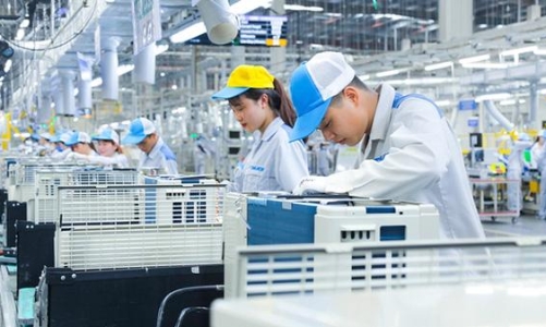 Vốn đầu tư ra nước ngoài của Việt Nam giảm hơn 60%