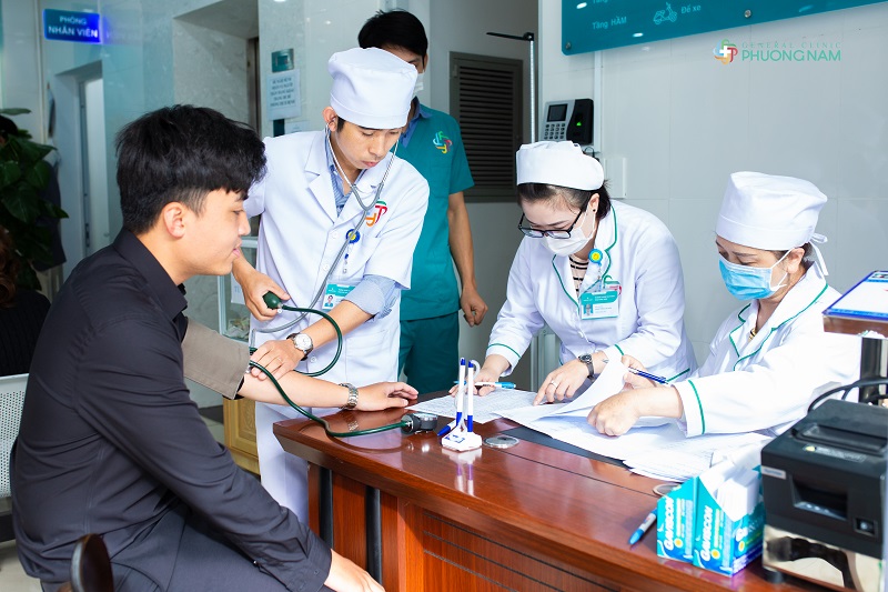 Việc liên thông dữ liệu Giấy khám sức khỏe lái xe lên Cổng giám định BHYT mang lại nhiều thuận tiện cho người dân. Ảnh: Internet