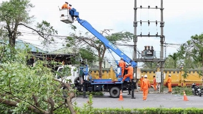 EVN: 100,000 clients still remain without power in the Northern region after Typhoon Yagi