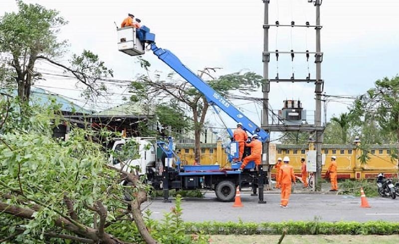 EVN: 100,000 clients still remain without power in the Northern region after Typhoon Yagi