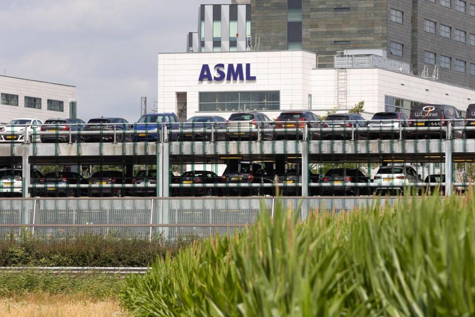 Trụ sở và nhà máy ASML tại Veldhoven, Hà Lan
