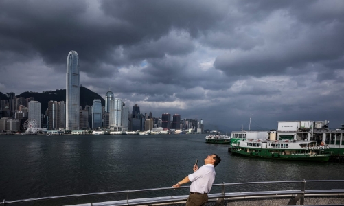 Bão lũ dồn dập khiến du lịch châu Á điêu đứng