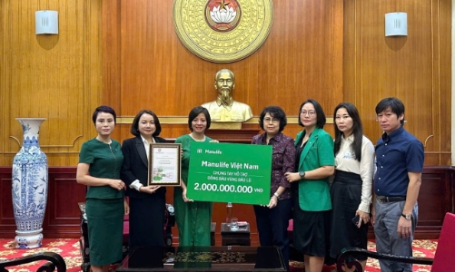 Manulife quyên góp hơn 2,6 tỷ đồng hỗ trợ khắc phục hậu quả bão Yagi