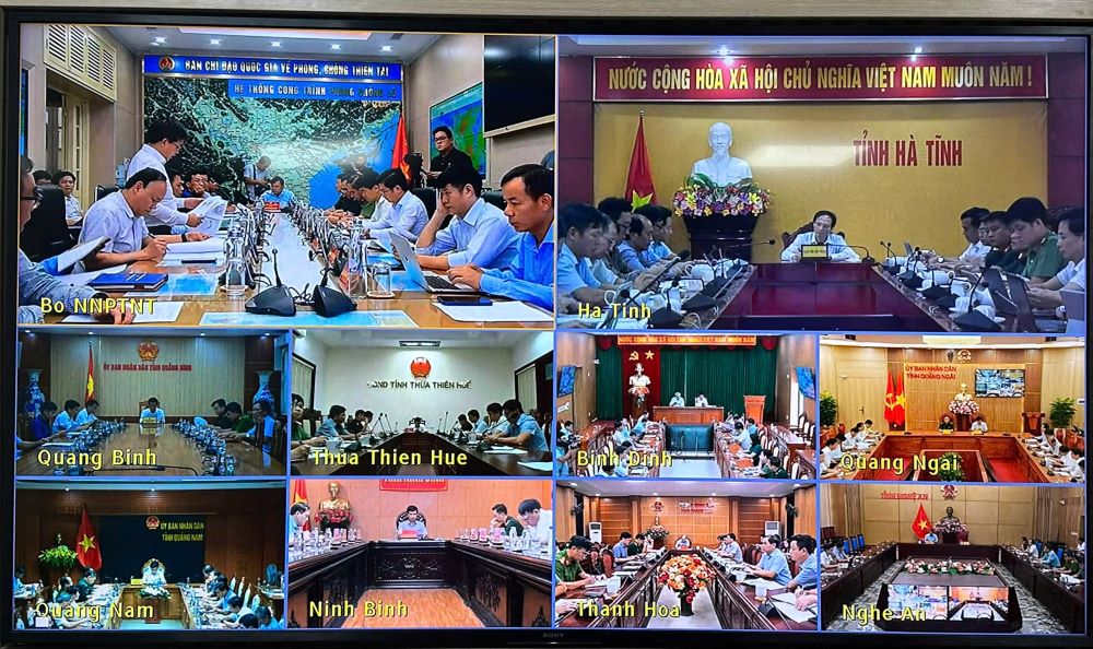 Lãnh đạo các tỉnh, thành miền Trung tham gia họp trực tuyến.