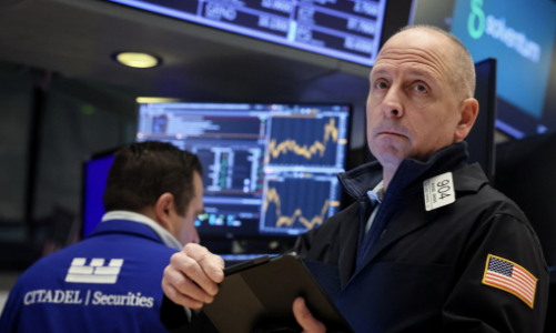 Chứng khoán Mỹ tăng mạnh rồi sụt điểm sau khi Fed hạ lãi suất, dầu thô trượt giá