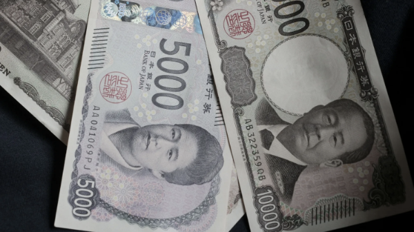 BOJ ngầm phát tín hiệu tăng lãi suất trước cuối năm, đồng yên tăng giá trở lại