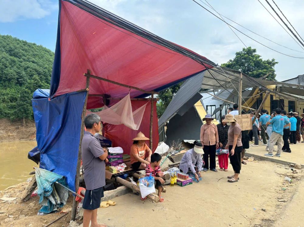 Nhiều người d&acirc;n ở Lảo Cai bị mất nh&agrave; cửa. Ảnh Chu Kh&ocirc;i