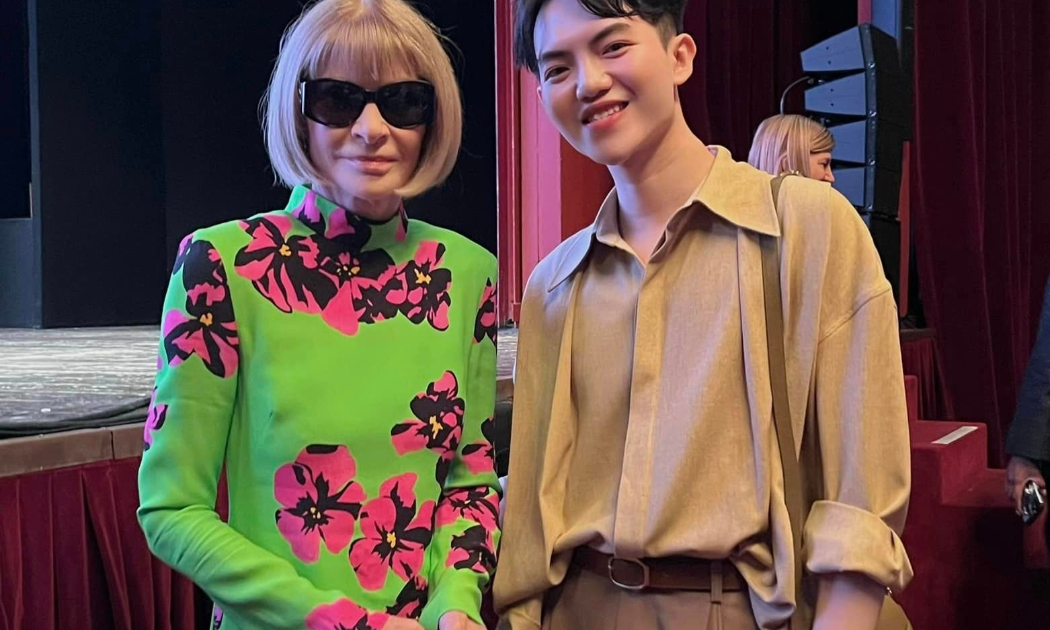 NTK Phan Đăng Hoàng chụp ảnh cùng Tổng biên tập tạp chí Vogue Anna Wintour.