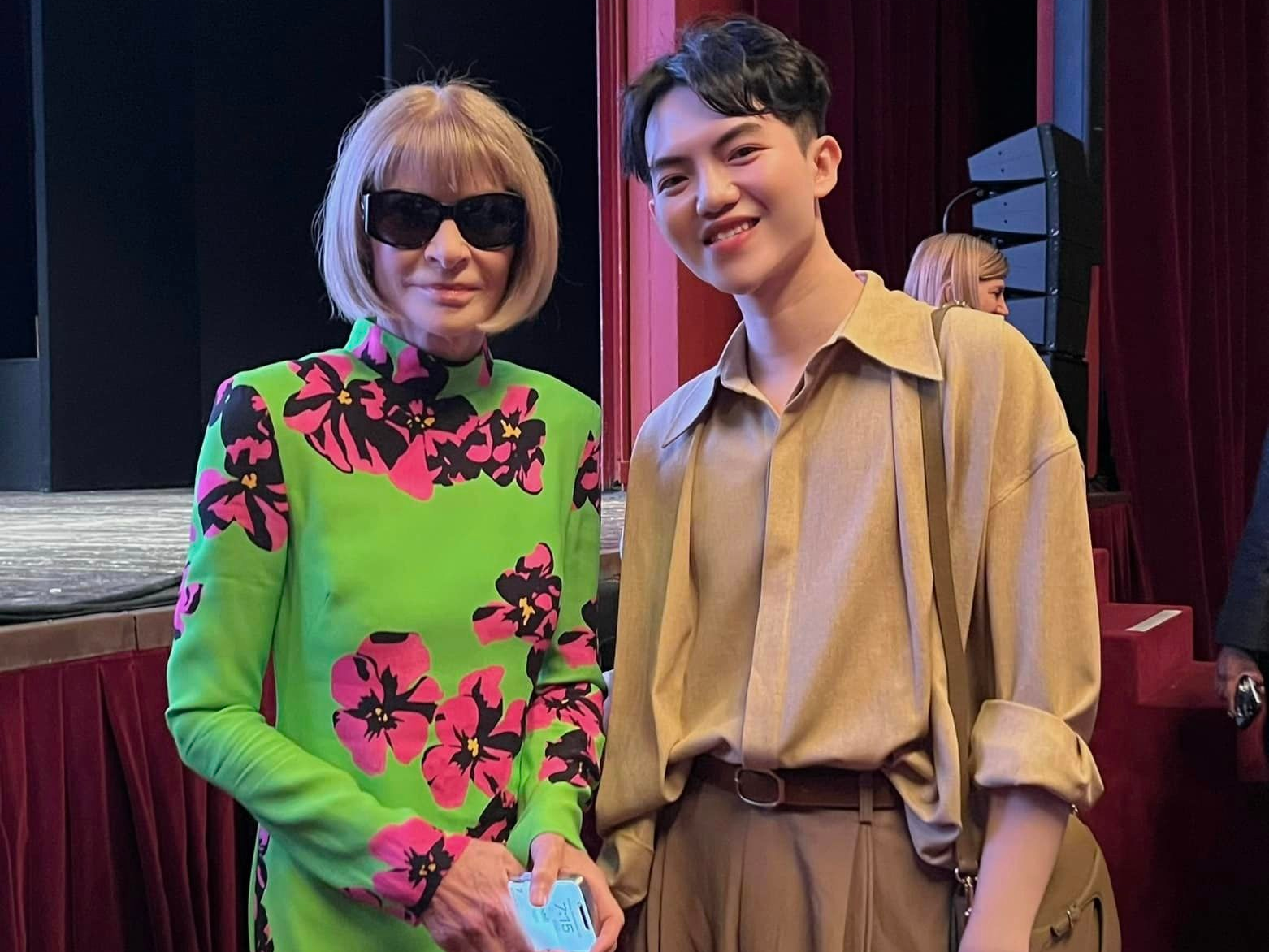 NTK Phan Đăng Hoàng chụp ảnh cùng Tổng biên tập tạp chí Vogue Anna Wintour.