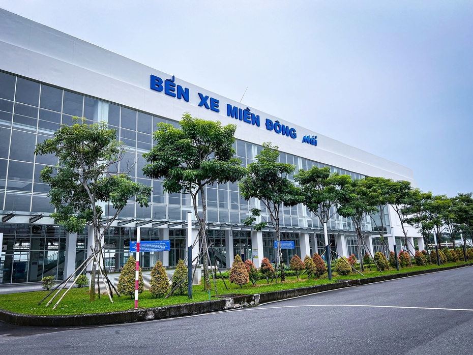 Từ khi đưa vào khai thác đến nay, bến xe Miền Đông mới vẫn luôn đìu hiu, vắng khách và chỉ đạt khoảng 5% công suất sau 4 năm hoạt động. Ảnh minh họa.