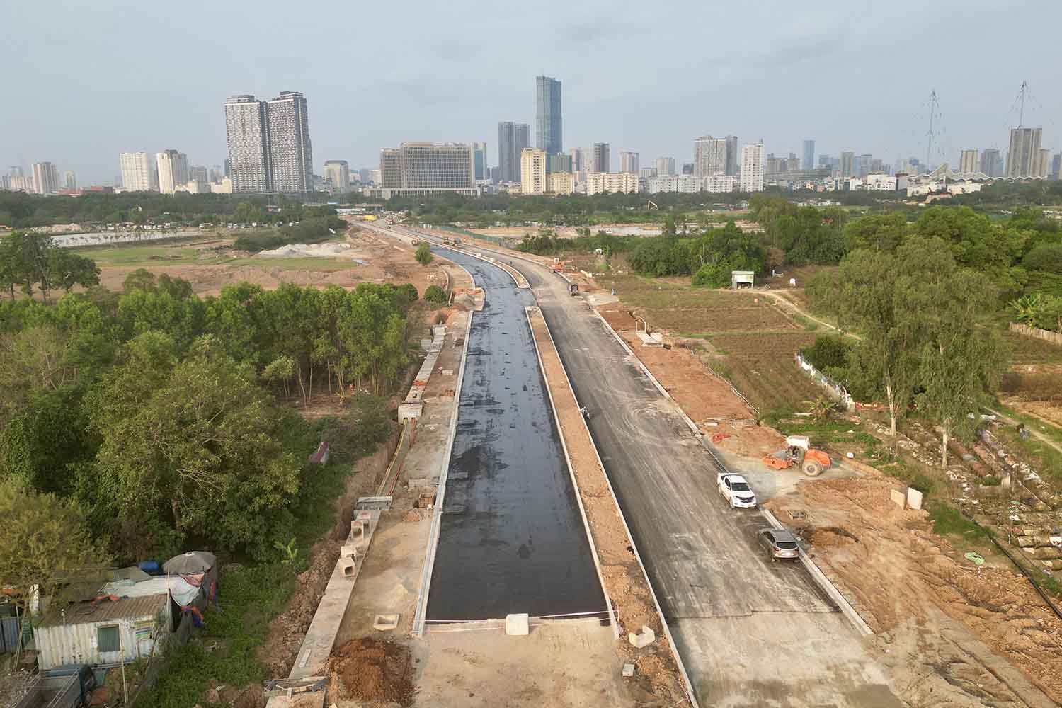 Đoạn đường Lê Quang Đạo kéo dài kéo dài có chiều dài 2,6 km, điểm đầu tại nút giao Lê Quang Đạo, Đại lộ Thăng Long và điểm cuối tại Khu đô thị Dương Nội, quận Hà Đông,  tổng mức đầu tư hơn 700 tỉ đồng.