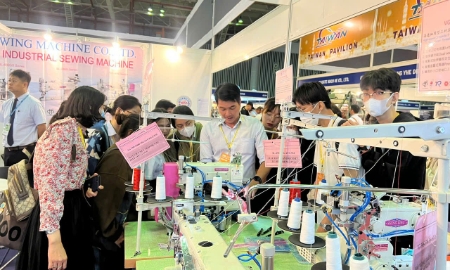 Chuỗi triển lãm ngành dệt may, phụ liệu và phụ trợ mang lại nhiều thông tin có giá trị, giúp doanh nghiệp Việt Nam giải quyết các thách thức, tìm kiếm cơ hội trong chuỗi cung ứng toàn cầu. Ảnh: Triển lãm VTG 2023.