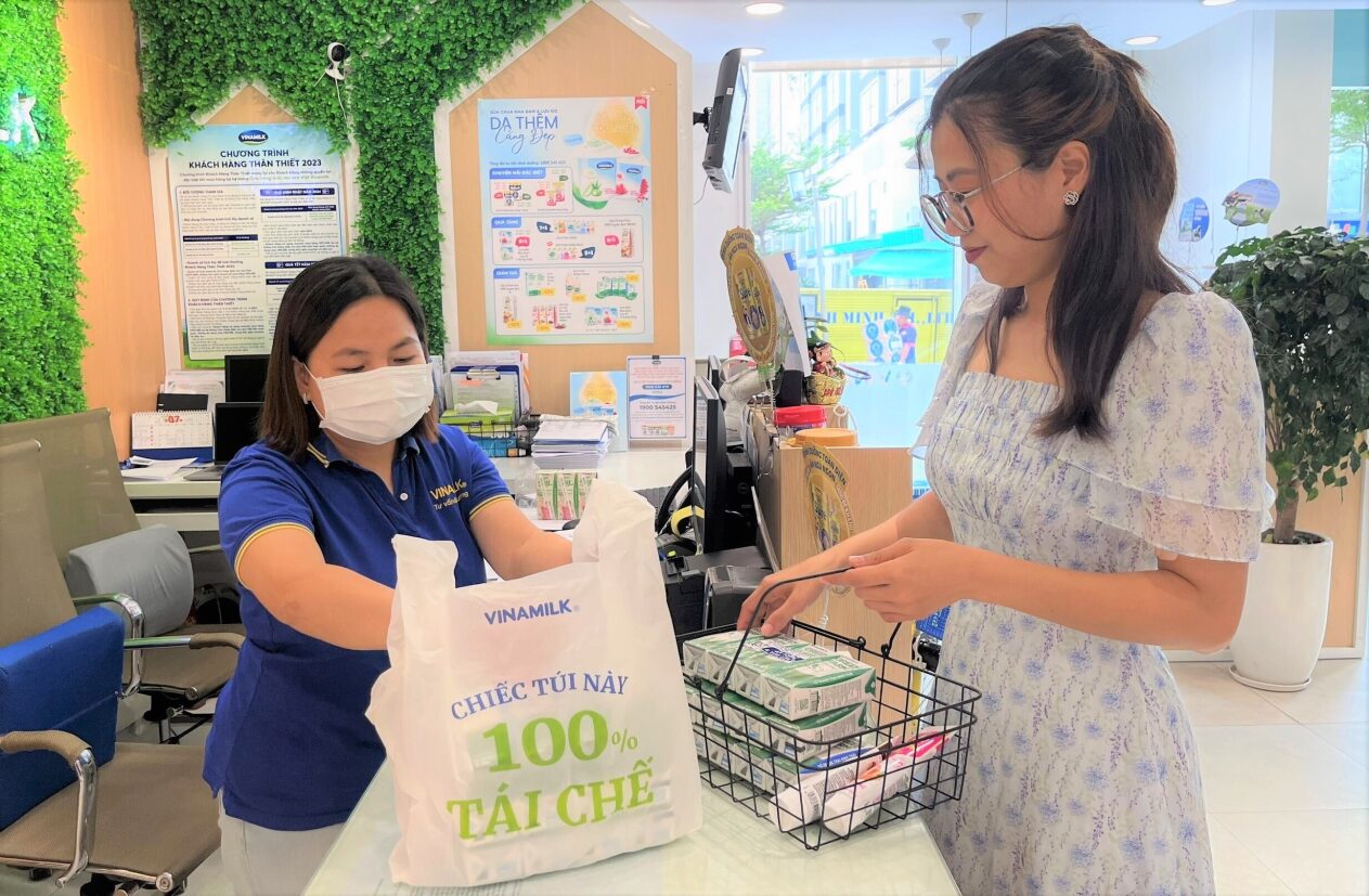 Ngành thực phẩm và đồ uống của Việt Nam được xếp vào một trong các thị trường hấp dẫn nhất trên toàn cầu, và đứng thứ 10 Châu Á.