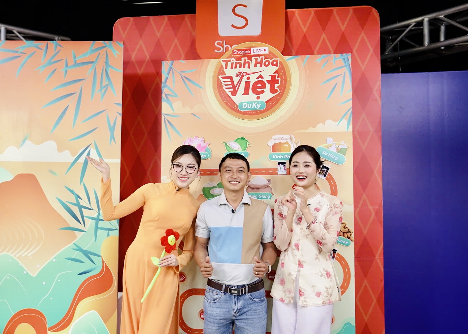 Ngày 15/9 vừa qua, SK Food còn tham gia chuỗi livestream “Tinh Hoa Việt Du Ký” với chủ đề vươn ra biển lớn của Shopee, trở thành thương hiệu điển hình trong việc tận dụng tối đa các nguồn lực hỗ trợ từ sàn để phát triển gian hàng trong nước lẫn nước ngoài.