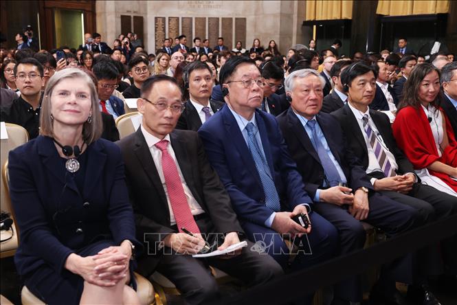 Các đại biểu Việt Nam và Hoa Kỳ theo dõi bài phát biểu của Tổng Bí thư, Chủ tịch nước Tô Lâm - Ảnh: TTXVN 