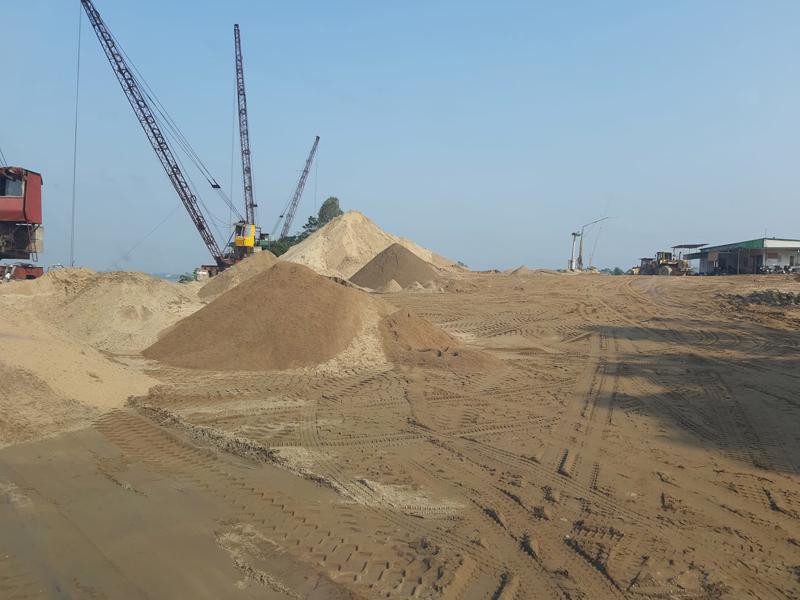 Các dự án cao tốc và nhiều dự án trọng điểm khác ở ĐBSCL đang đồng loạt với tổng nhu cầu nguồn vật liệu cát đắp khoảng 50 triệu m3.