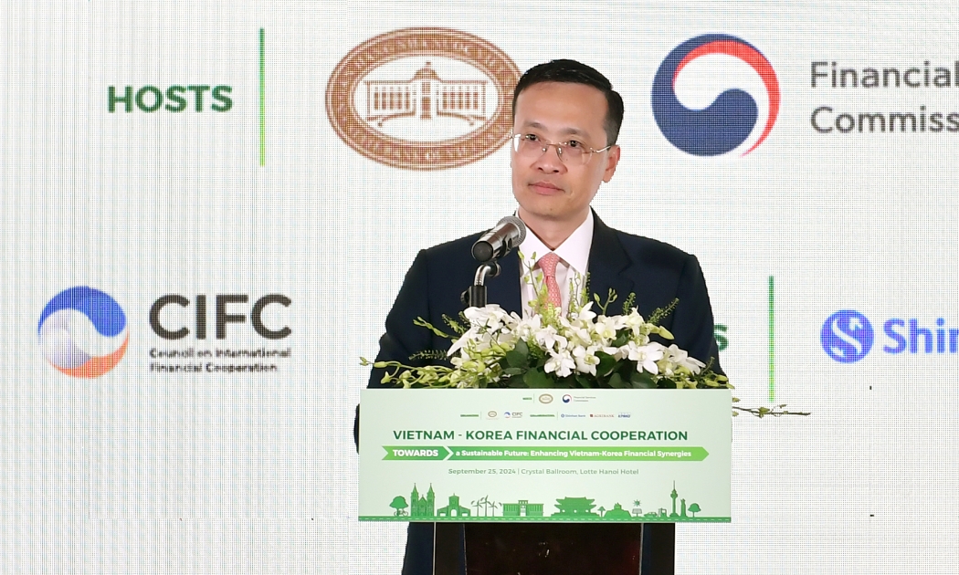 Phó Thống đốc Ngân hàng Nhà nước Phạm Quang Dũng nhấn mạnh: Ngân hàng nổi lên như một lực lượng tiên phong của quá trình chuyển đổi xanh. 