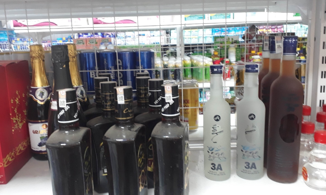 Việc dán tem điện tử giúp người tiêu dùng được sử dụng sản phẩm chính hãng, hạn chế hàng giả.