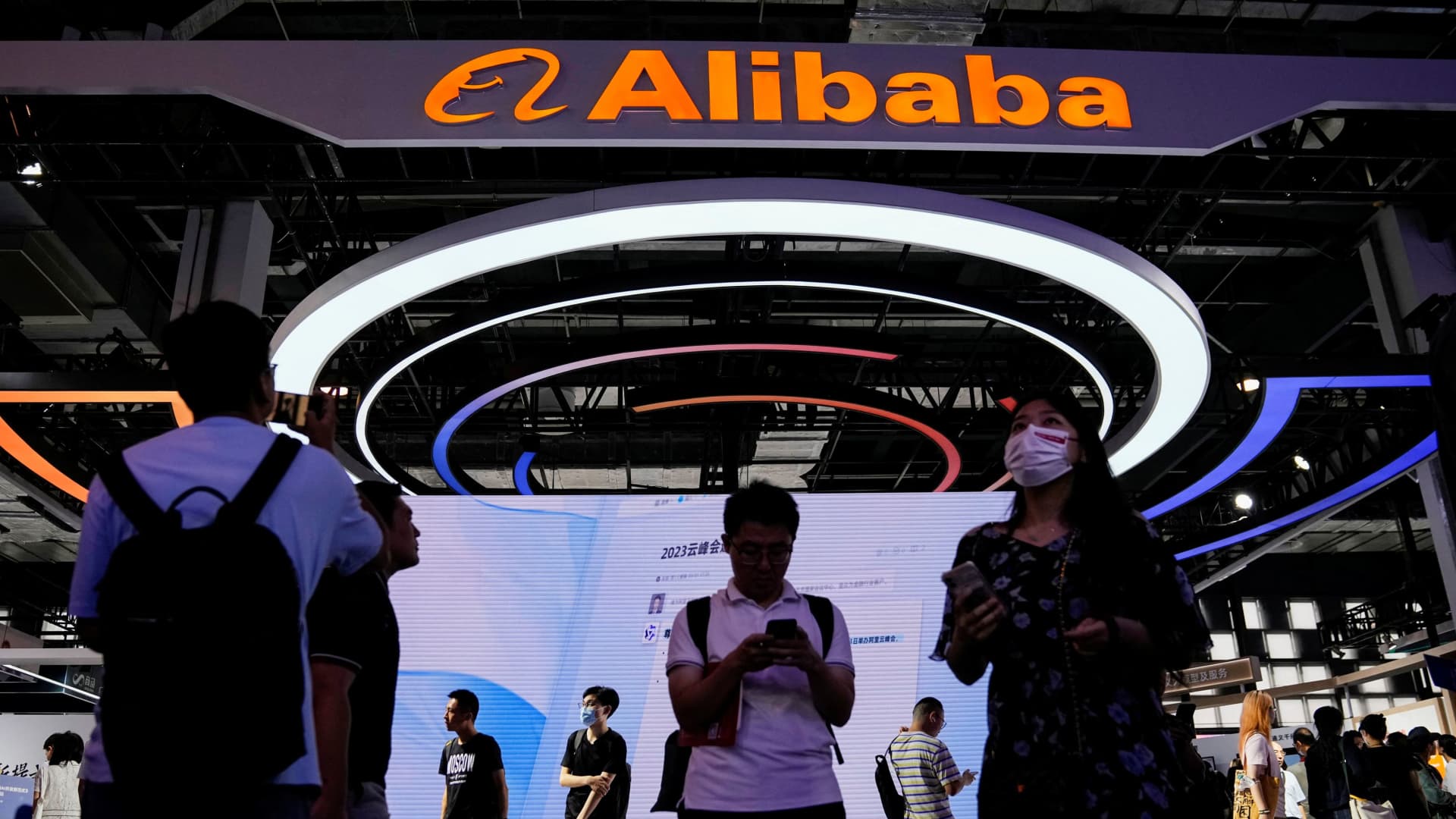 Một số người trong ngành coi cho rằng Alibaba đang xây dựng mô hình chung cho toàn thế giới, thay vì ưu tiên Trung Quốc