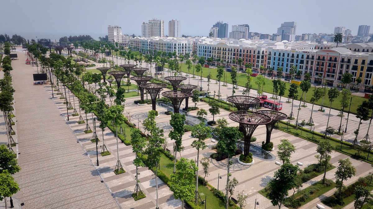 Dự &aacute;n Quảng trường biển, trục cảnh quan lễ hội th&agrave;nh phố Sầm Sơn đến nay đ&atilde; cơ&nbsp; bản ho&agrave;n th&agrave;nh
