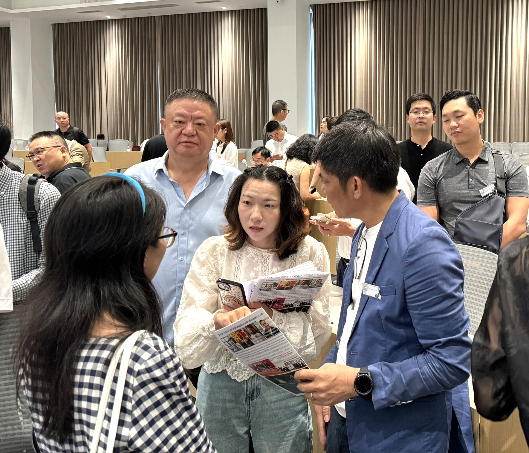 Các phiên làm việc song phương giữa các doanh nghiệp Việt Nam và Trung Quốc.