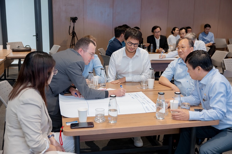 C&aacute;c chuy&ecirc;n gia tại buổi thảo luận - Ảnh: PC.