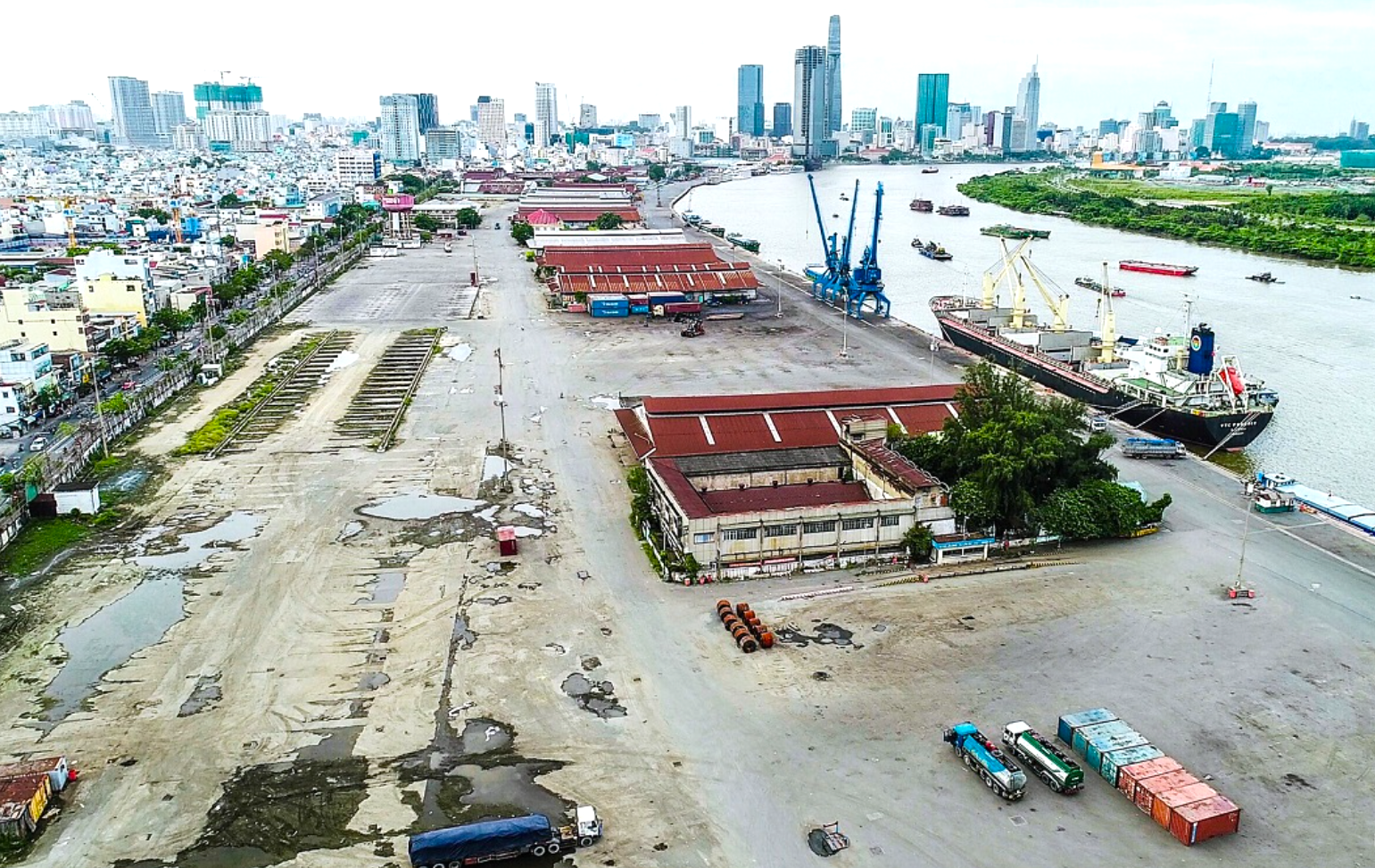Cảng Khánh Hội, TP.HCM.