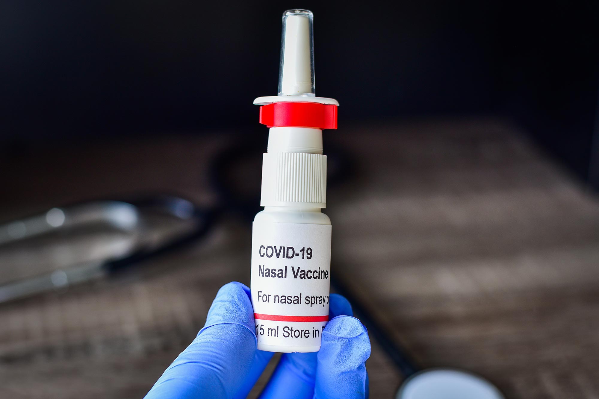 Viện Y tế Quốc gia Mỹ cũng đã bắt đầu thử nghiệm giai đoạn một với vaccine Covid-19  dạng xịt mũi.