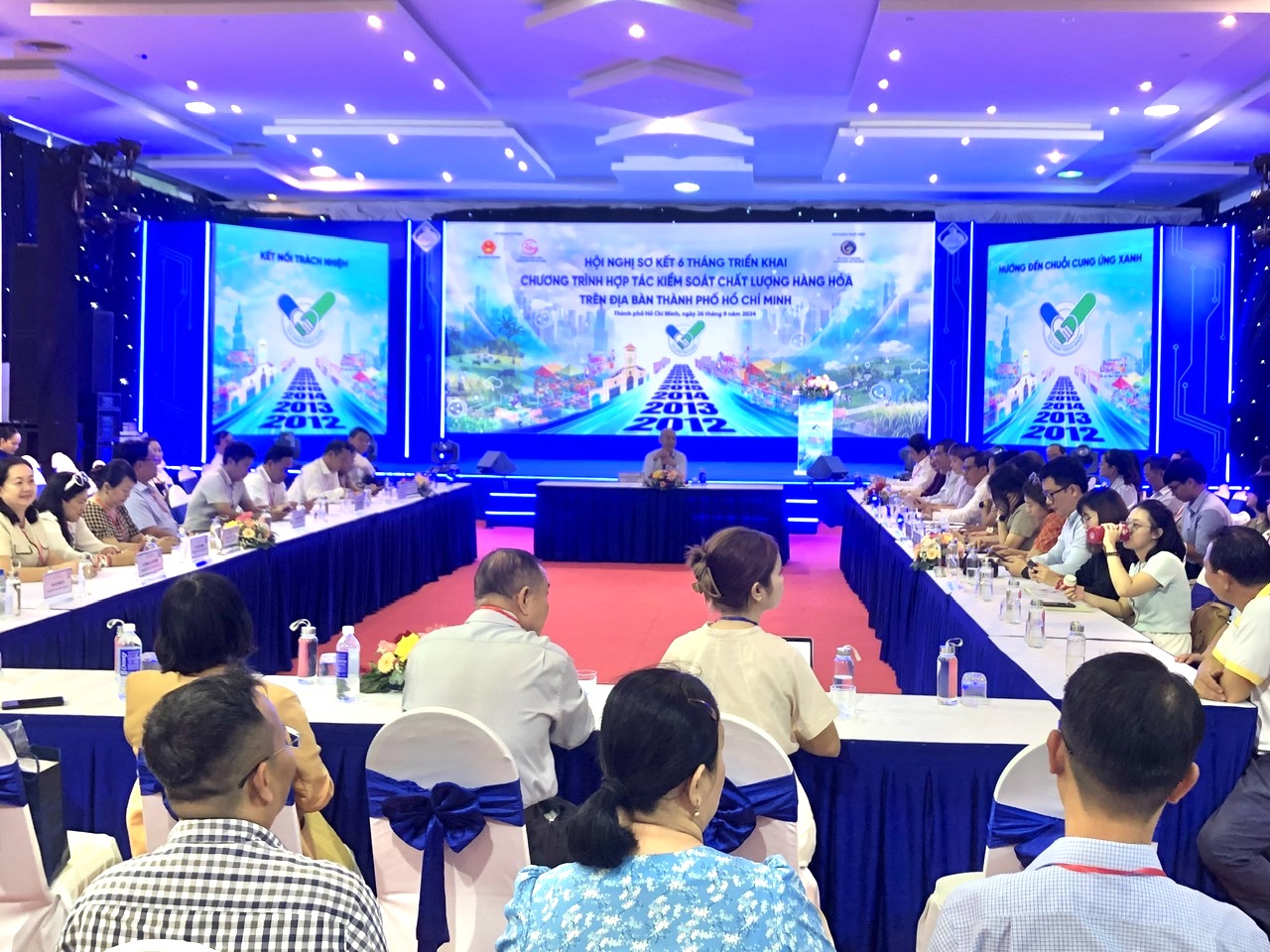 Ông Nguyễn Nguyên Phương, Phó Giám đốc Sở Công thương TP.HCM, chủ trì  hội nghị sơ kết 6 tháng triển khai chương trình hợp tác kiểm soát chất lượng hàng hóa. Ảnh: PA.