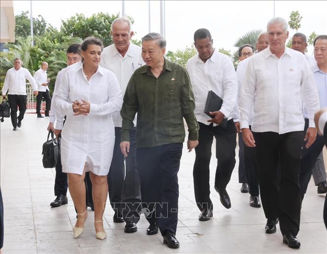 Tổng Bí thư, Chủ tịch nước Tô Lâm cùng Bí thư thứ nhất Đảng Cộng sản Cuba, Chủ tịch nước Cuba Miguel Diaz Canel Bermudez đến thăm Đặc khu phát triển Mariel - Ảnh: TTXVN