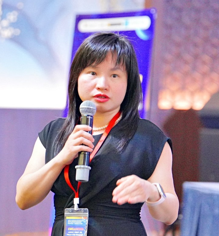 Bà Phạm Thu Phương.