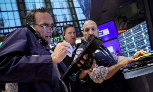 Chứng khoán Mỹ lập kỷ lục trước thềm báo cáo lạm phát, giá dầu lao dốc gần 3%