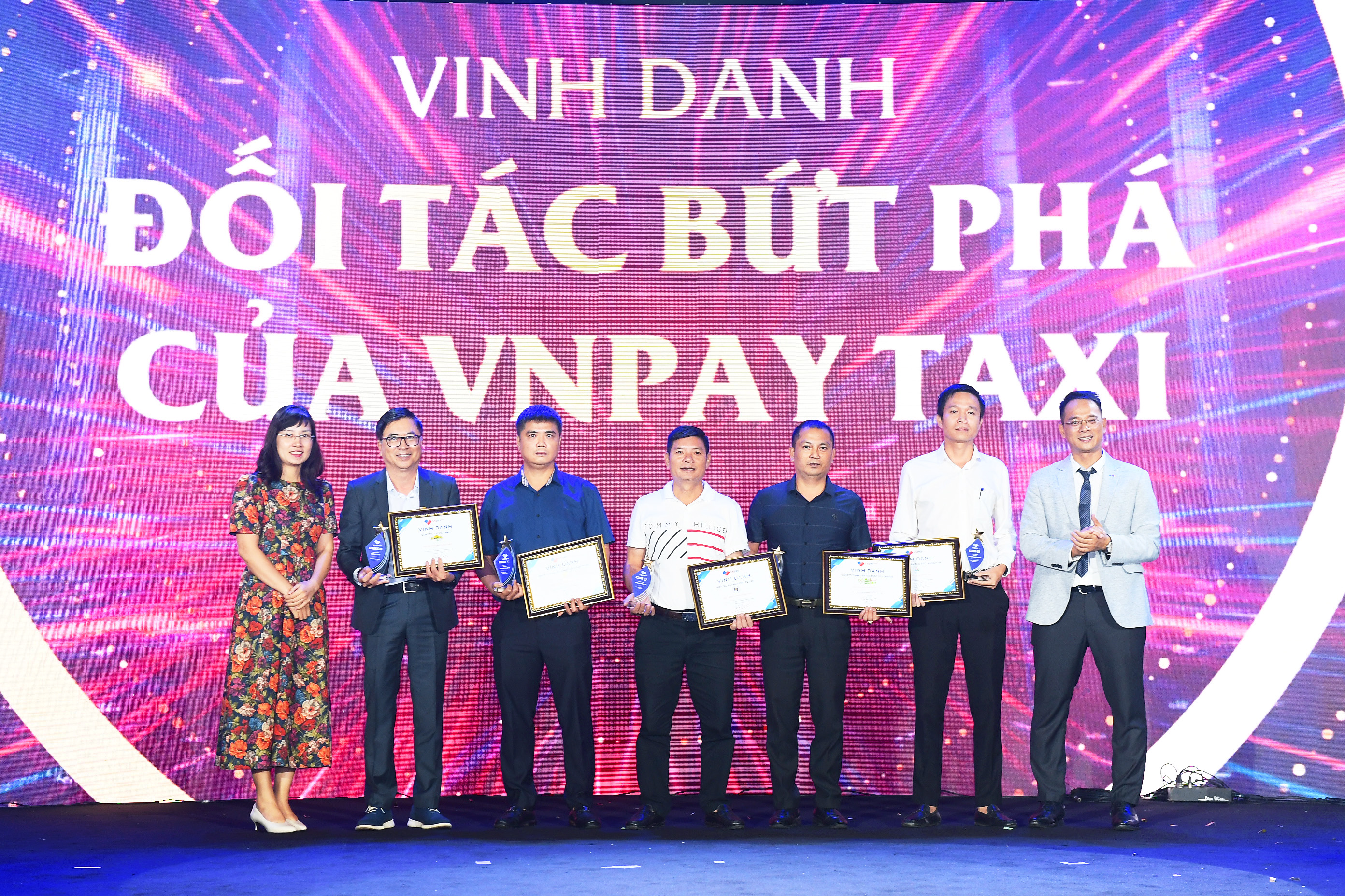 Hơn 200 hãng taxi Việt quy tụ tại hội nghị gặp gỡ đối tác của VNPAY Taxi.
