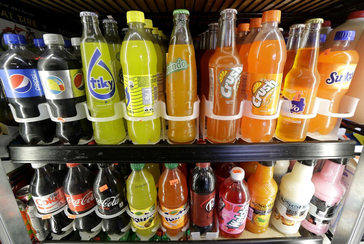 Cả Coca-Cola và Pepsi đều đã điều chỉnh công thức của mình theo hướng “không đường” và “healthy” một cách từ tốn để thu hút những người tiêu dùng.