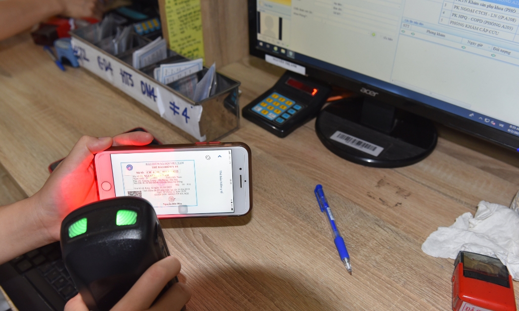 Việc liên thông dữ liệu giúp người dân có thể đề nghị cấp, đổi giấy phép lái xe thuận tiện. Ảnh minh họa.