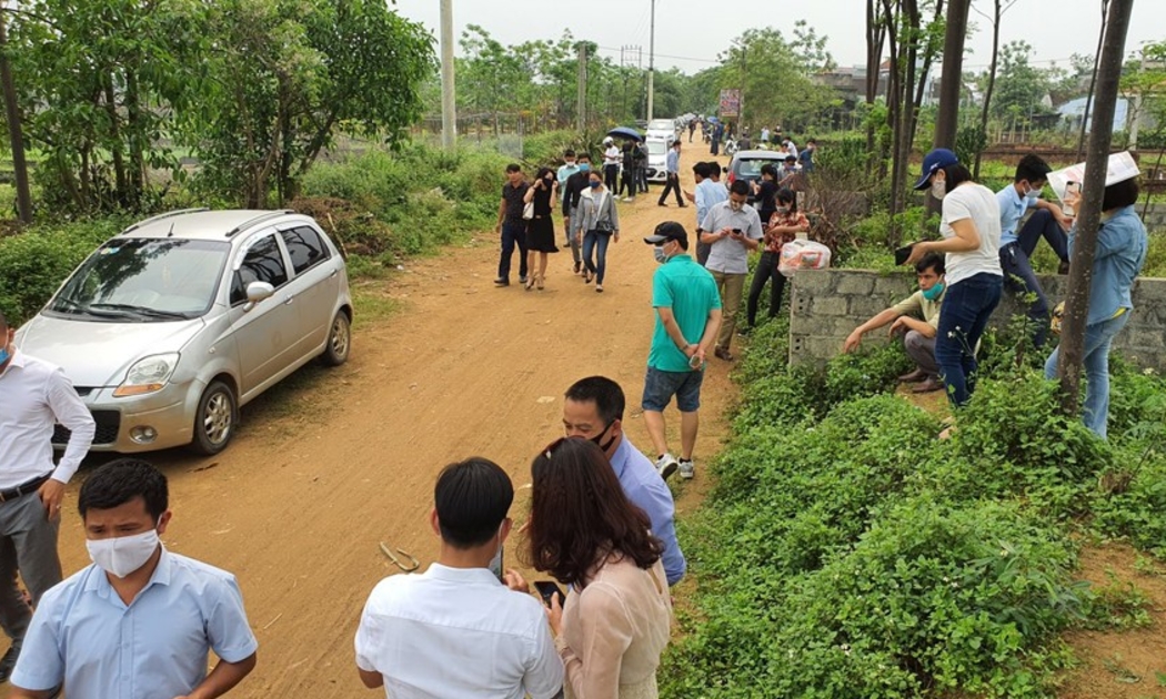 Nhiều ý kiến cho rằng sử dụng công cụ thuế có thể xử lý vấn nạn trốn thuế trong chuyển nhượng bất động sản, đầu cơ lướt sóng, thổi giá.