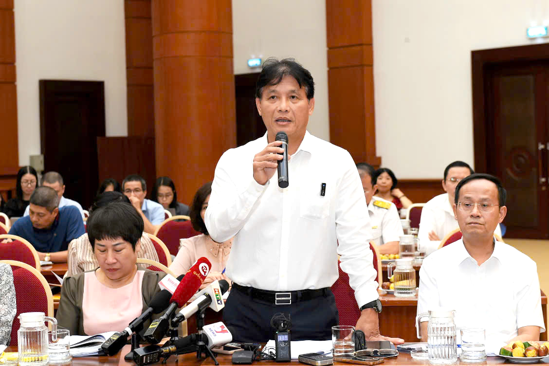Phó Tổng cục trưởng Đặng Ngọc Minh trả lời các nội dung hỏi liên quan đế lĩnh vực thuế.