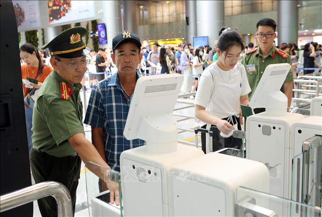 Cơ quan thuế không để doanh nghiệp hoặc người nộp thuế không biết thông tin bị hoãn xuất cảnh vì nợ thuế.