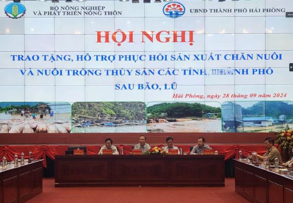 Thứ trưởng Bộ Nông nghiệp và Phát triển nông thôn Phùng Đức Tiến.