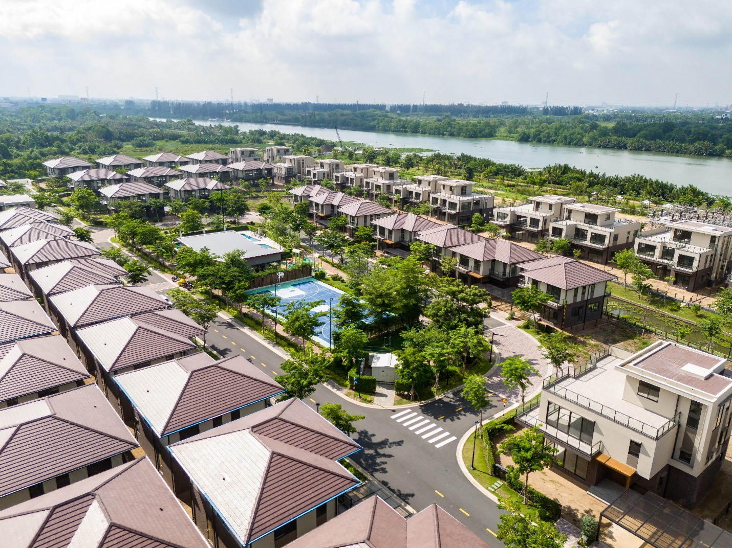 Waterpoint được bao bọc bởi 5,8km đường sông Vàm Cỏ Đông.