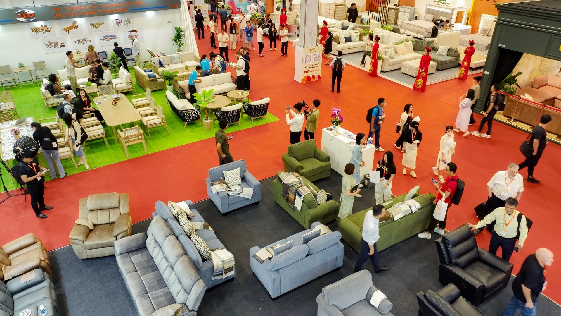 VIFA EXPO thu hút sự quan tâm của đông đảo doanh nghiệp nội thất uy tín. Nguồn: VIFA EXPO.