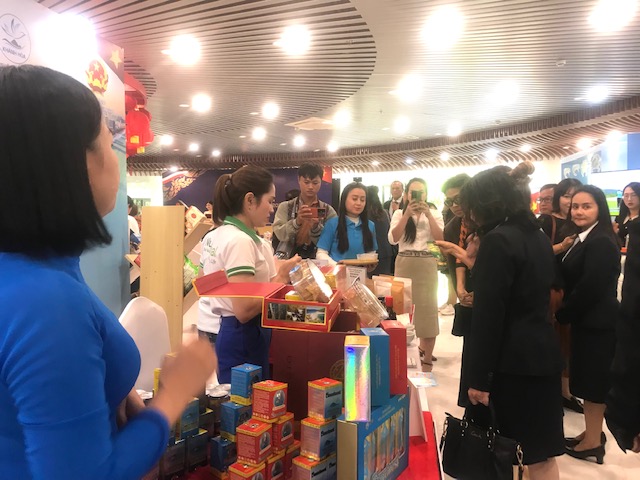 Các doanh nghiệp Việt Nam, Thái Lan trao đôủ tìm hiểu cơ hội đầu tư, kinh doanh  trong sự kiện Gặp gỡ Thái Lan tại Đà Nẵng