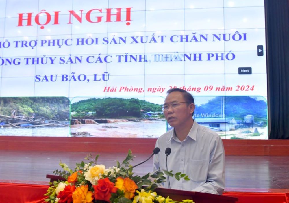 Thứ trưởng Ph&ugrave;ng Đức Tiến: 