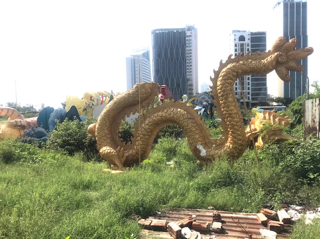 Số phận linh vật rồng không biết tồn tại đến bao giờ?