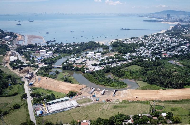 Port-linked coastal road in Da Nang expected for completion in 2025 