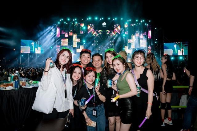 C&aacute;n bộ nh&acirc;n vi&ecirc;n FPT Software đắm m&igrave;nh trong c&aacute;c sự kiện văn h&oacute;a.