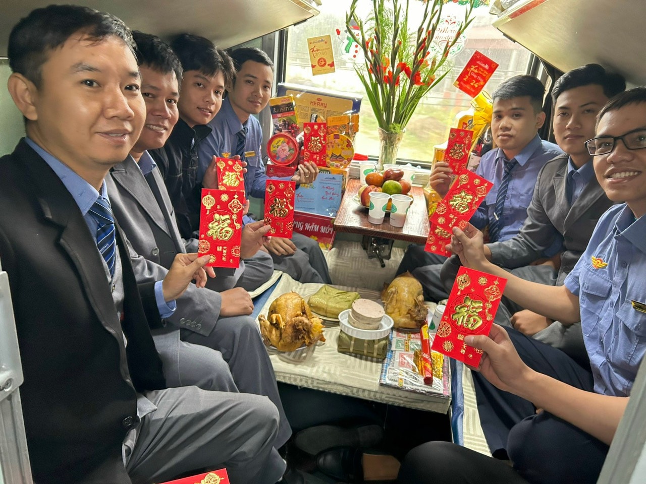 Thời gian vận hành tàu Tết sẽ bắt đầu từ ngày 15/1/2025 (16 tháng Chạp năm Giáp Thìn) và kéo dài đến ngày 16/2/2025 (19 tháng Giêng năm Ất Tỵ).