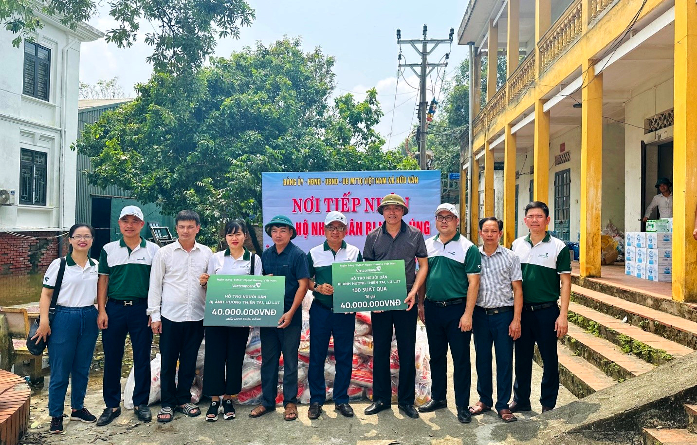 Vietcombank chung tay hỗ trợ đồng bào các tỉnh miền Bắc khắc phục hậu quả cơn bão số 3.