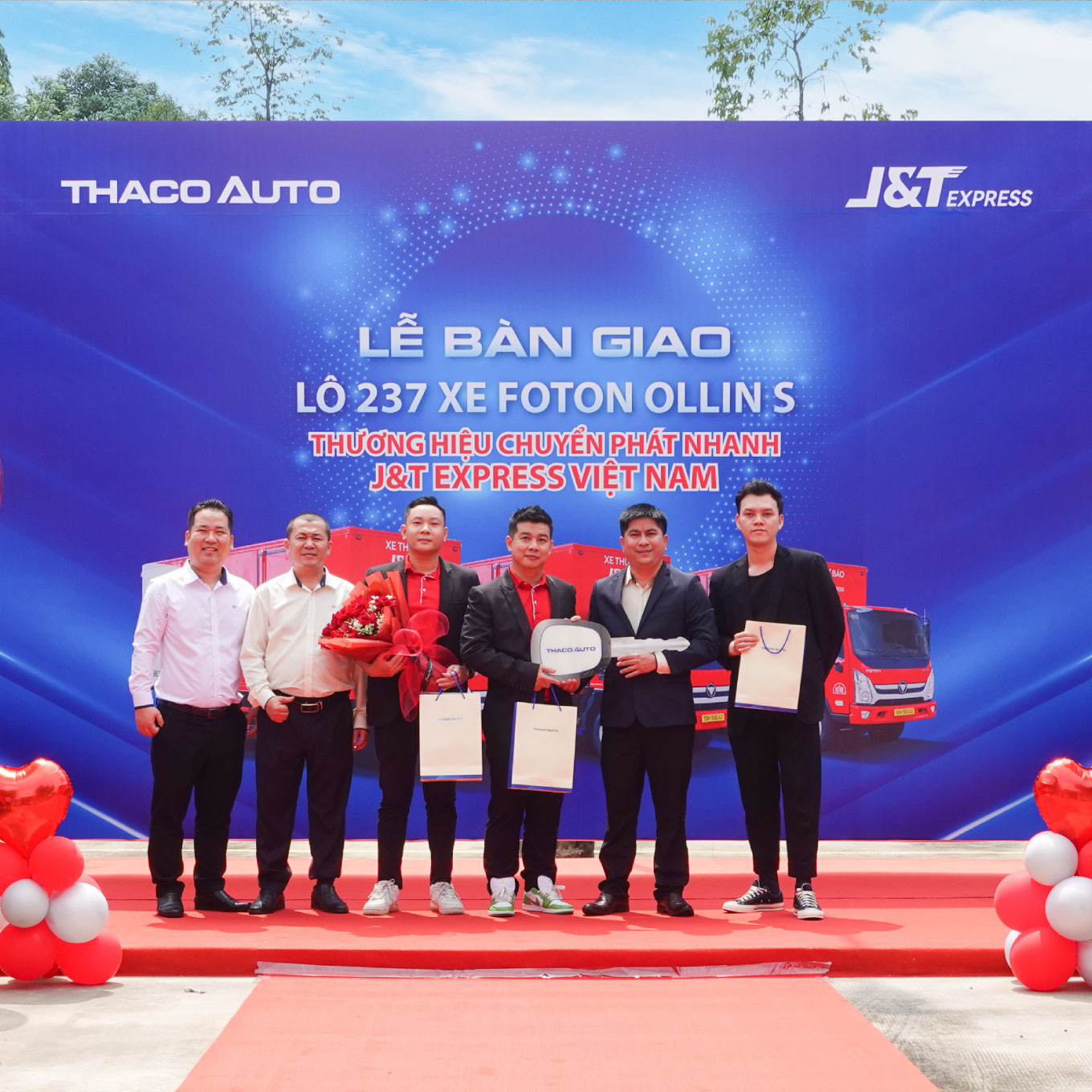 J&T Express sở hữu nhiều dòng xe tải do THACO AUTO sản xuất và phân phối.