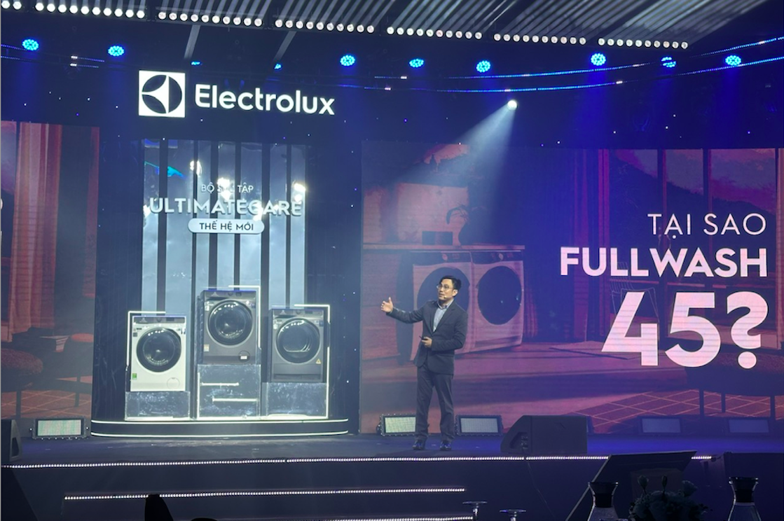 Ông Hoàng Thanh Phong, Giám đốc sản phẩm Khu vực Đông Nam Á của Electrolux giới thiệu các dòng sản phẩm mới của hãng.